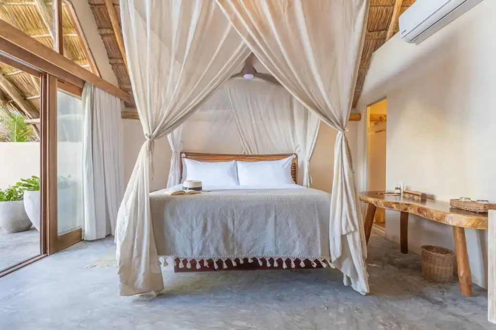 Top Level Double Junior Suite with garden view (full double bed)