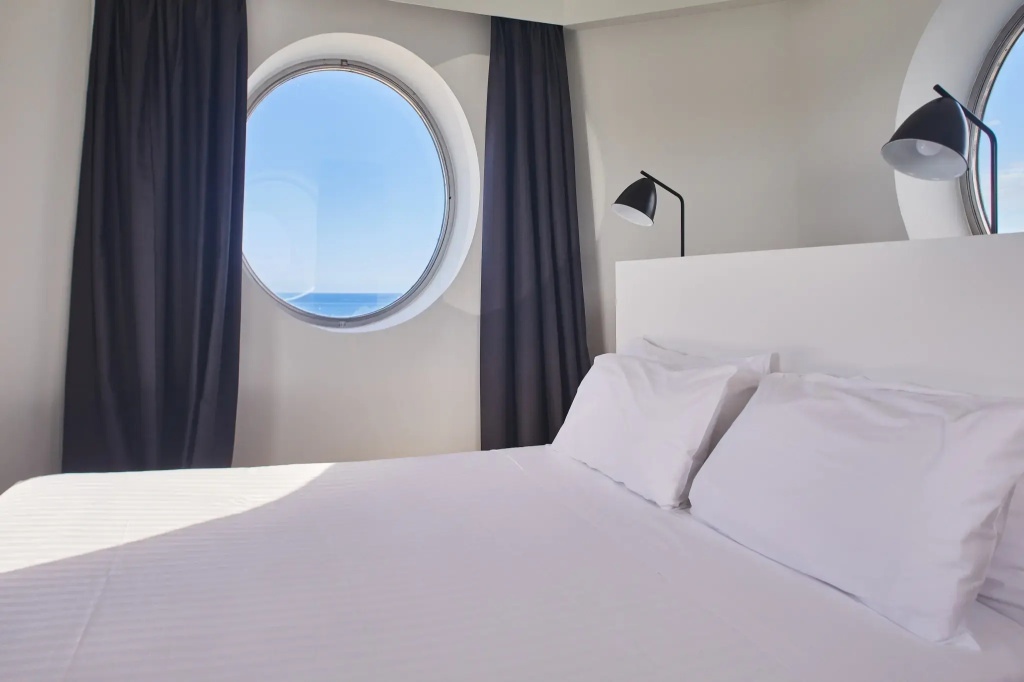 Deluxe Double room with sea view (twin beds)