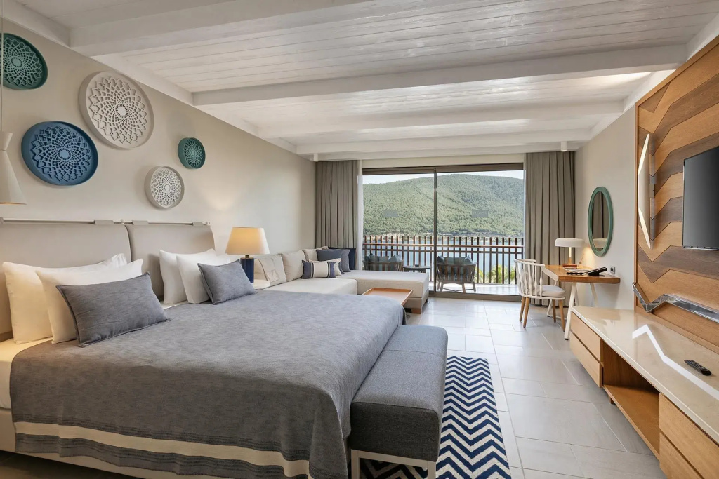 Superior Double room with sea view (full double bed)