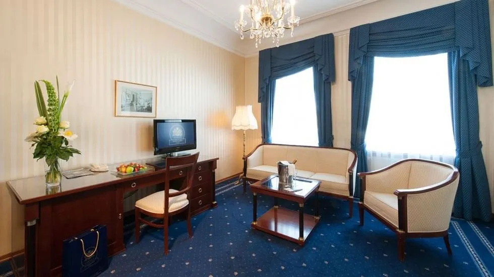 Ambassador Hotel - Chambres