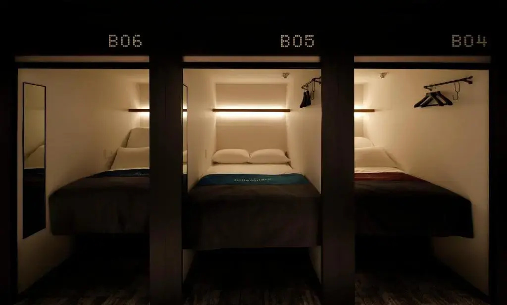 Female Smart Pod
