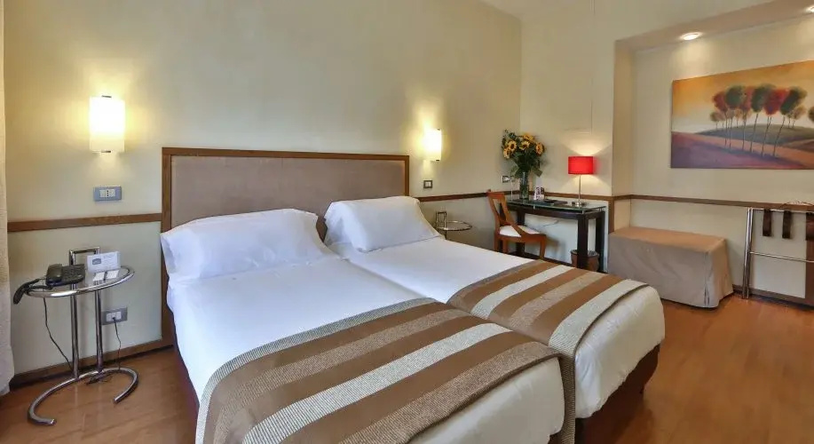 Best Western Hotel Piccadilly - Tap to explore photos