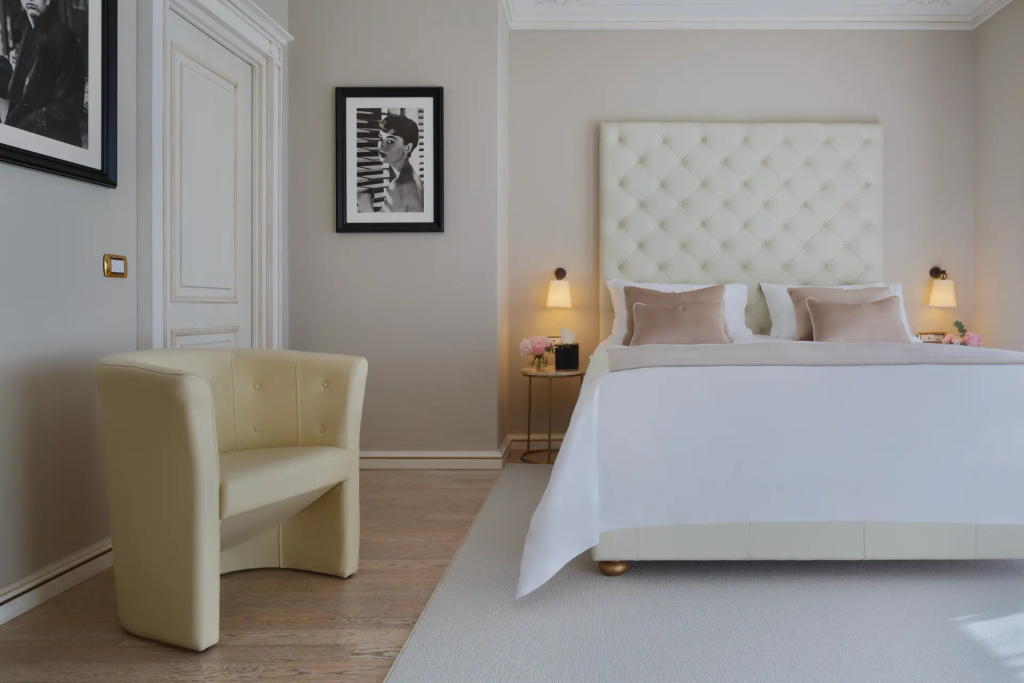 Royal Double Suite (full double bed)