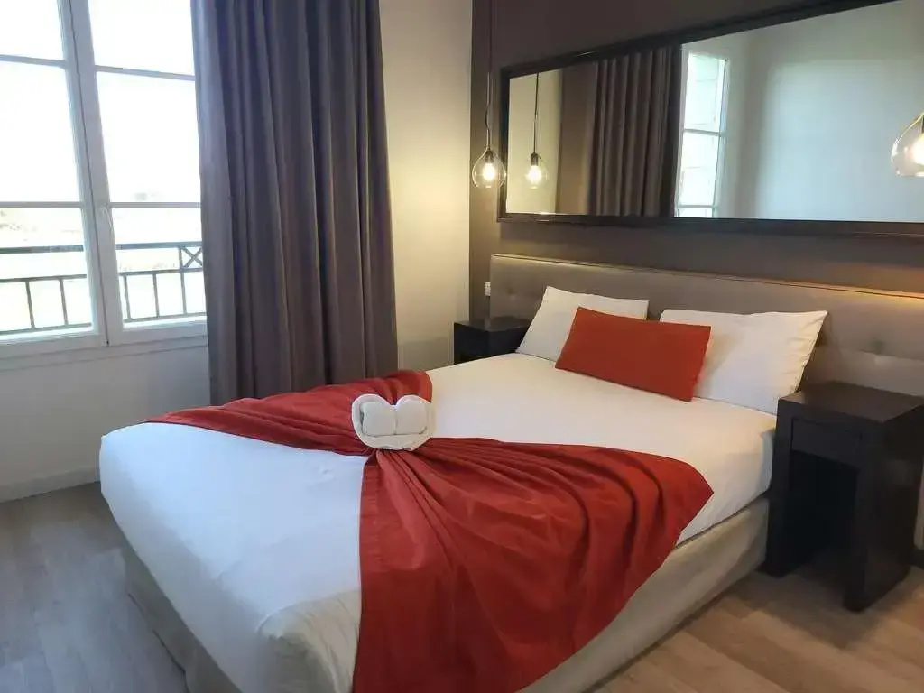 2 Bedrooms Apartment