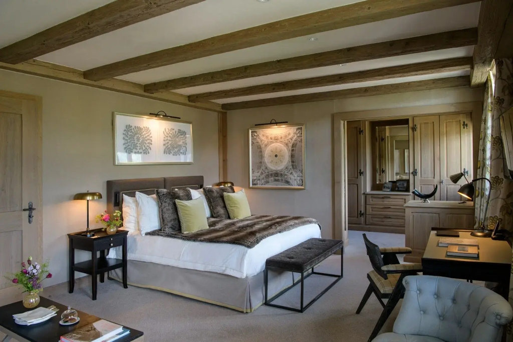 Deluxe Double Junior Suite (full double bed)