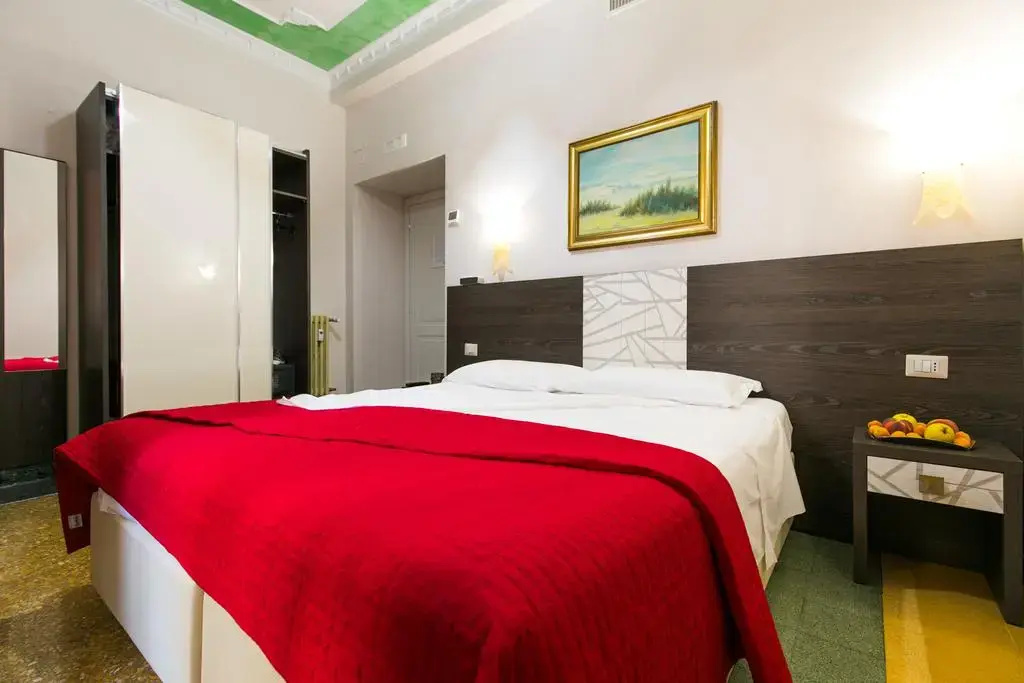 Executive Double room (full double bed)
