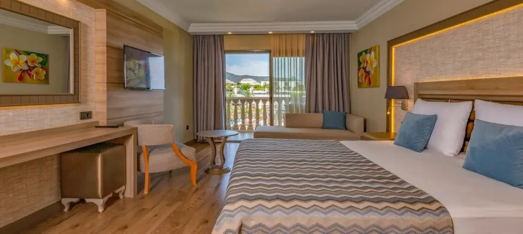 Standard Double room with garden view (full double bed)