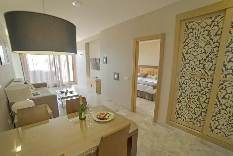 Double Suite with sea view (twin beds)