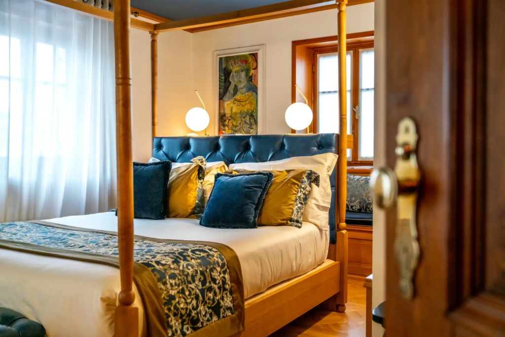 Deluxe Emotion Double room (full double bed)