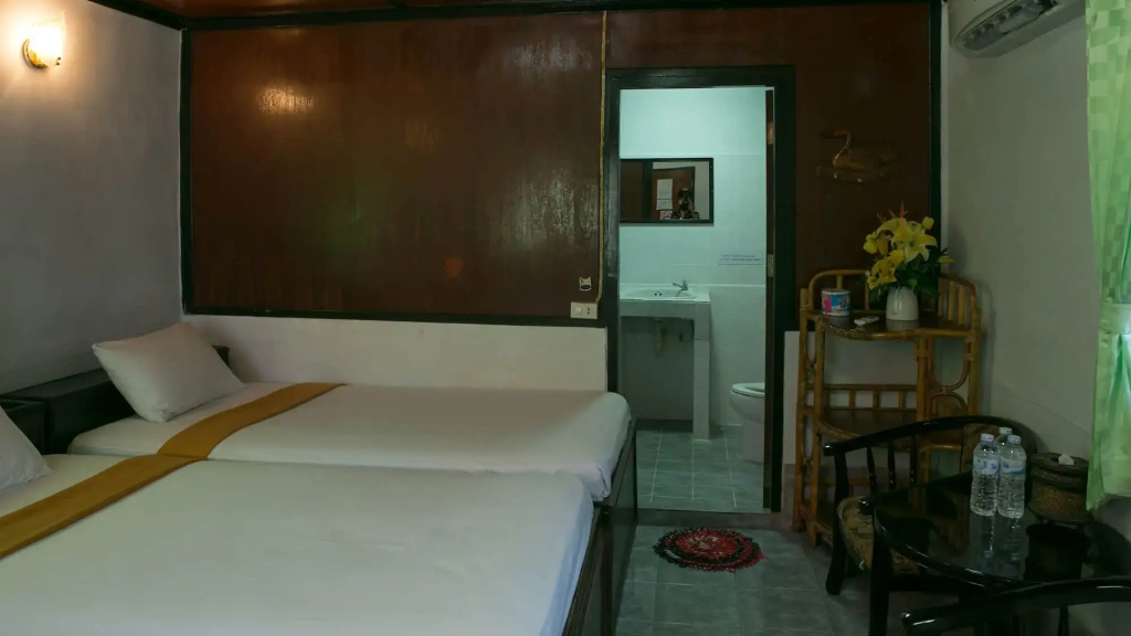 Air Conditioning Double Bungalow (twin beds)