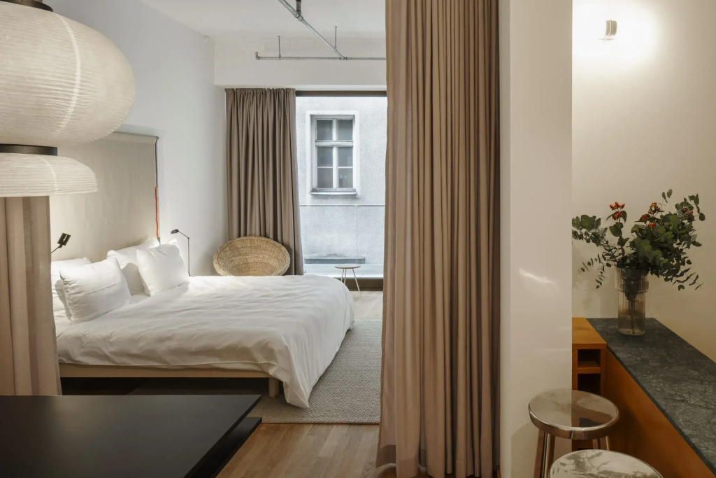 Double HiT Studio (full double bed)