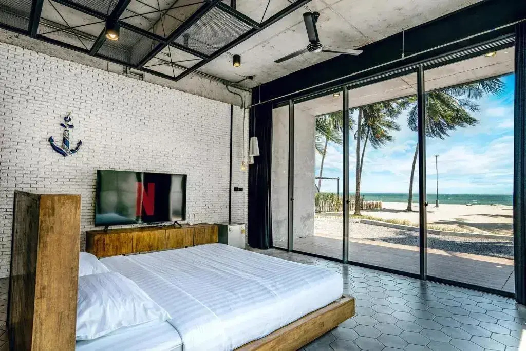 Premier Double room beachfront (full double bed)