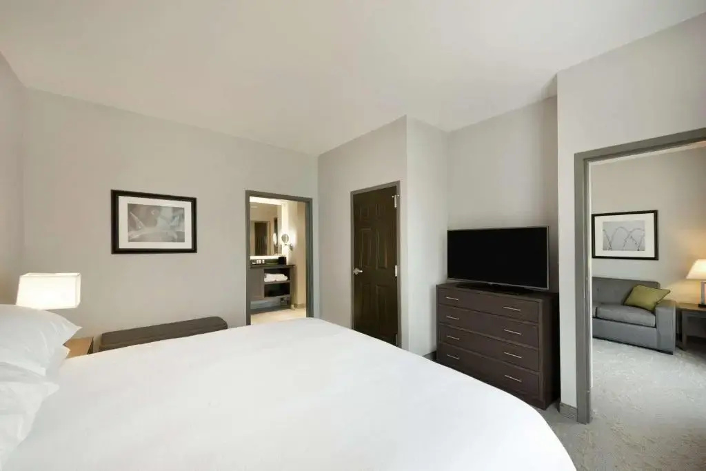 Embassy Suites by Hilton Charlotte Ayrsley - Chambres