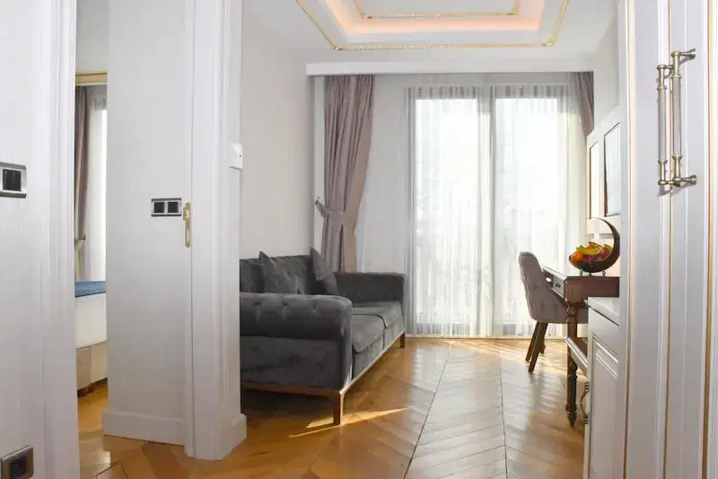 Double Junior Suite (full double bed)