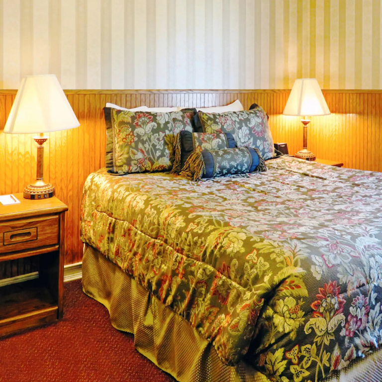 Historic Double room (full double bed)