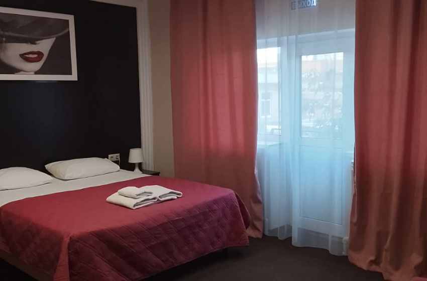 Premium Double room (full double bed)