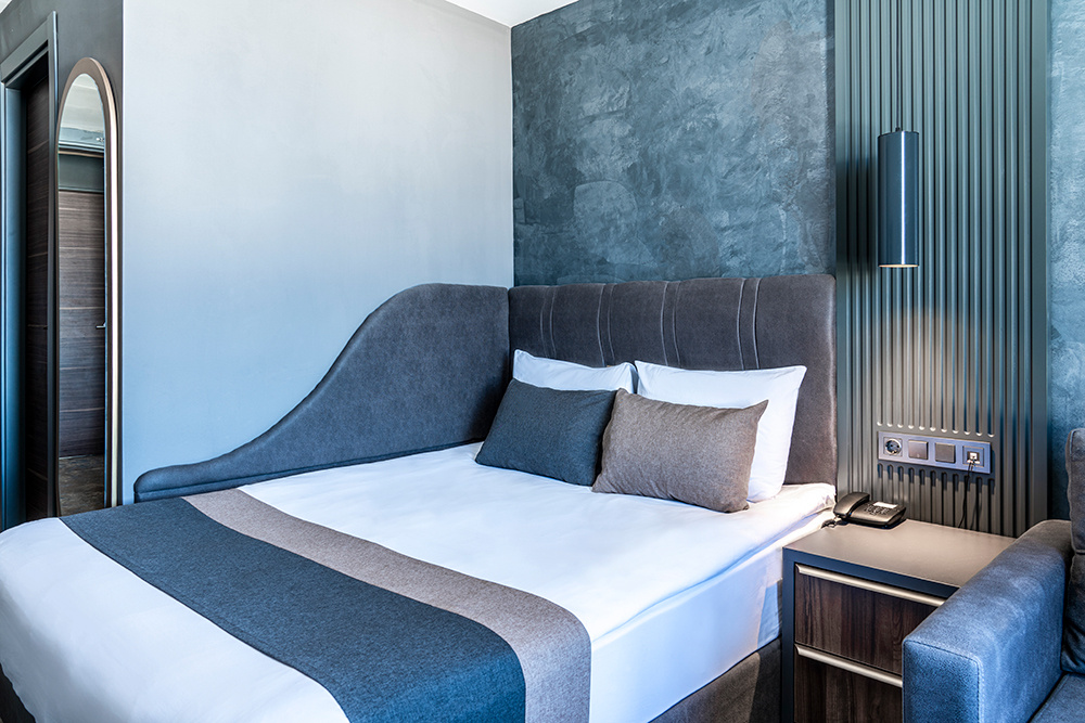 Standard Double room (full double bed)