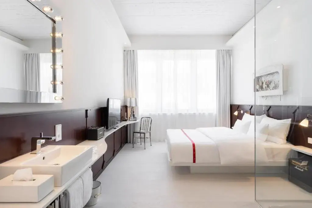Wow Double room (full double bed)