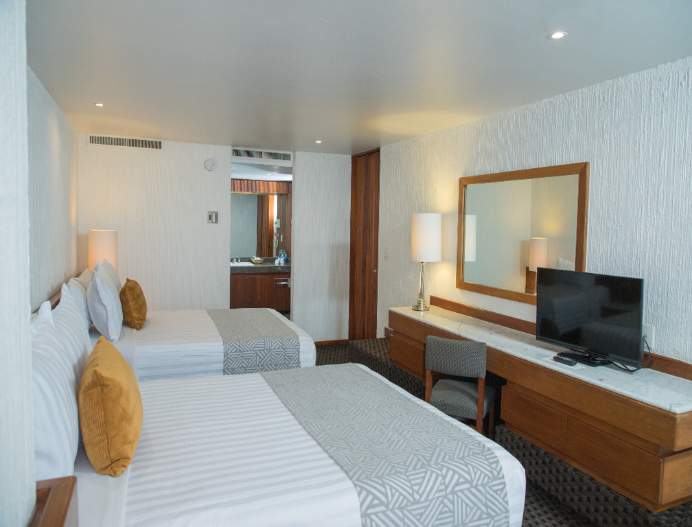 Master Quadruple Suite
