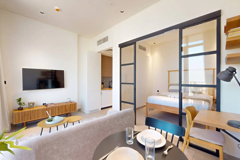 1 Bedroom Skyline Views Double Apartment with balcony and with sunset view (full double bed)