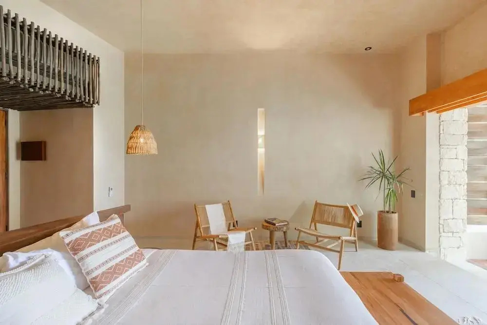 Ground Floor Double Suite with ocean view full double bed