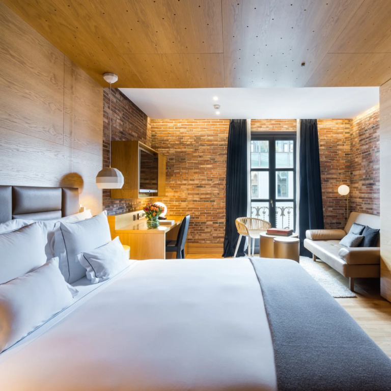 Barcelona Double Junior Suite (full double bed)