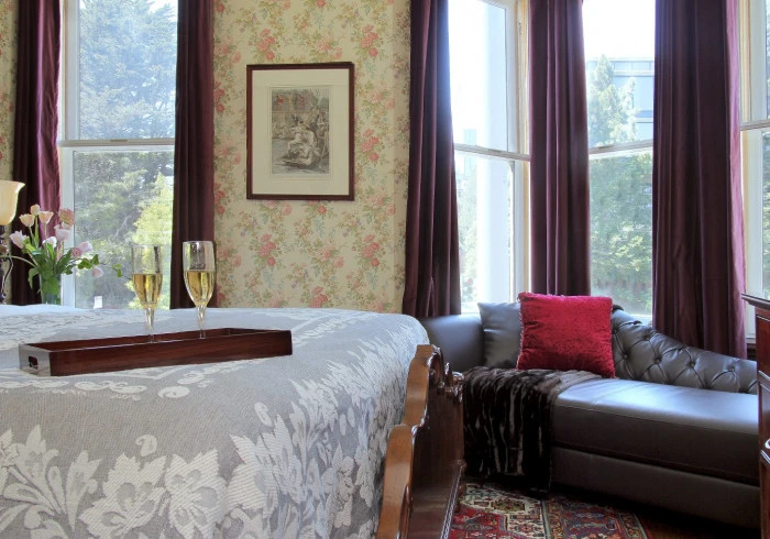 Double Junior Suite (full double bed)