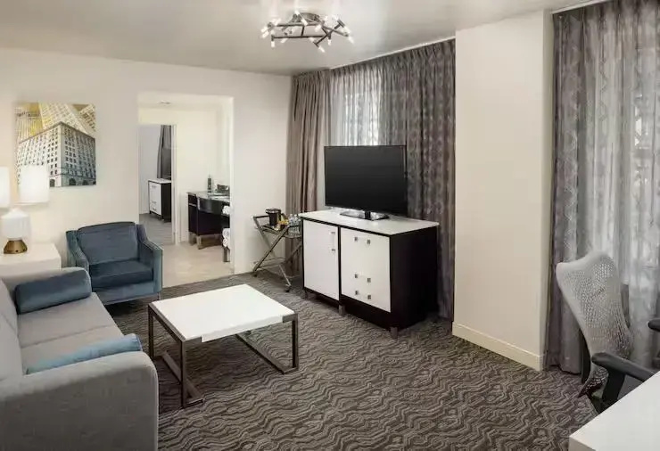 DoubleTree Suites by Hilton Hotel Detroit Downtown - Fort Shelby - Chambres