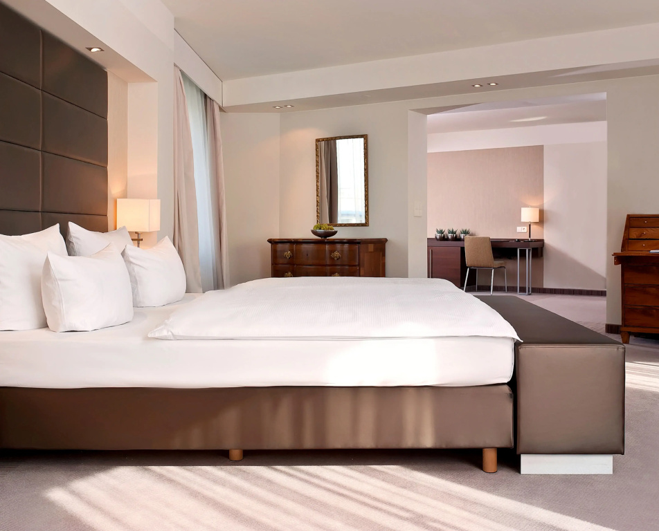 Deluxe Double Suite (full double bed)