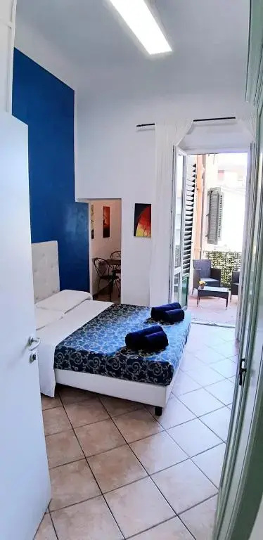 Deluxe Double Studio (full double bed)