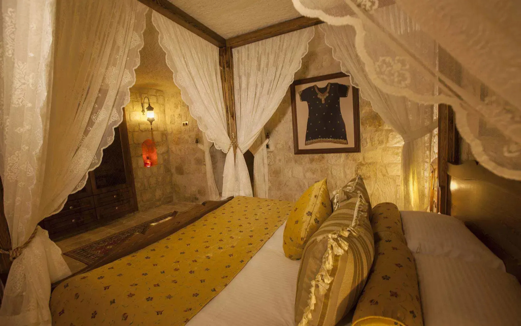 Glorious Cave Double Suite (full double bed)