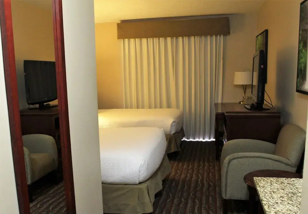 Ramada by Wyndham Campbell River - Chambres