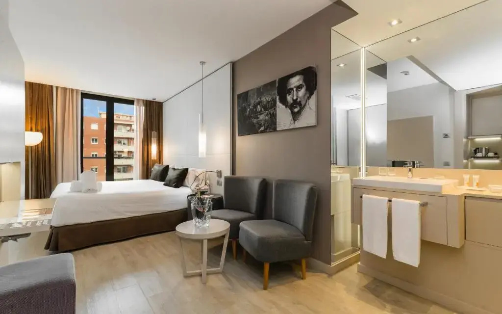 Superior Deluxe Double room (full double bed)
