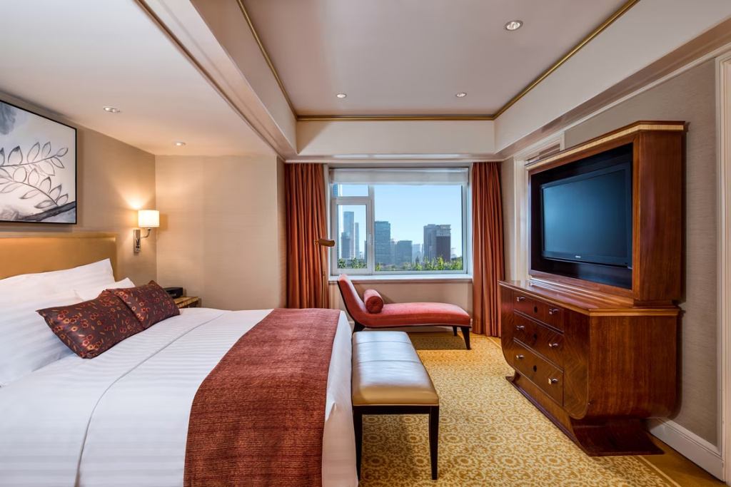 1 Bedroom St. Regis Double Suite with city view (full double bed)