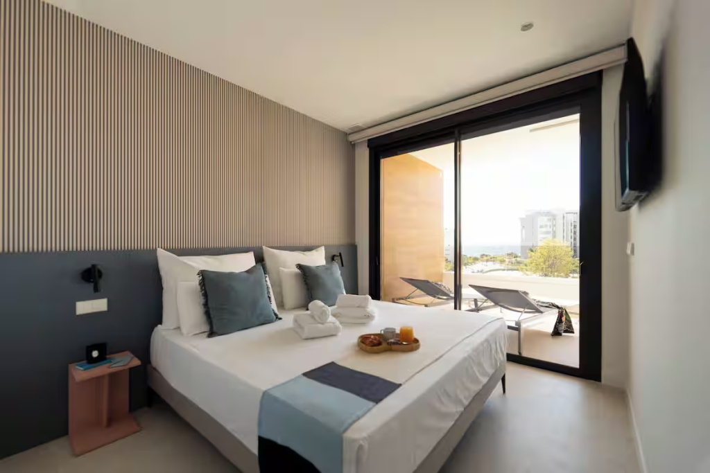 2 Bedrooms Apartment with sea view
