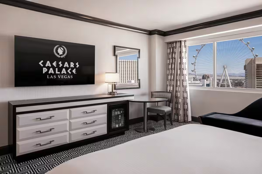 Colosseum Double room Strip View (full double bed)