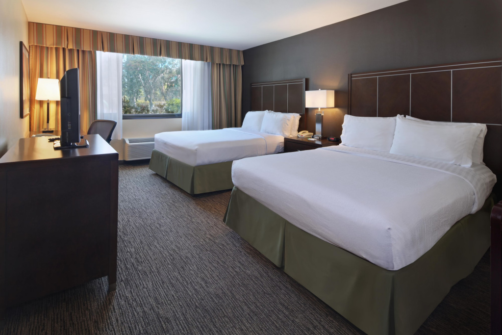 Holiday Inn Hotel & Suites Anaheim by IHG - Chambres