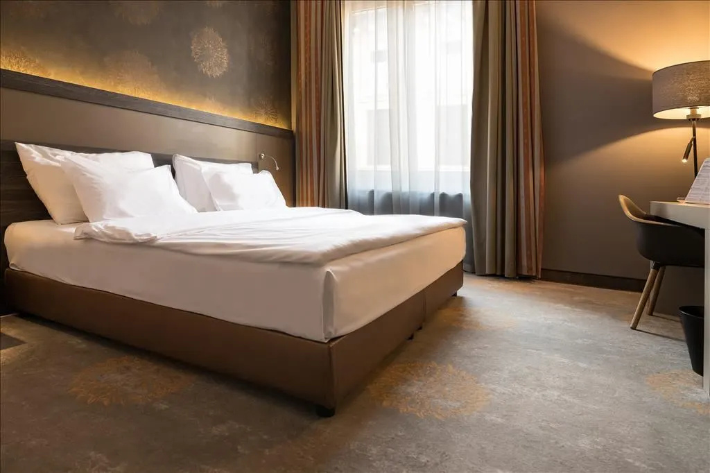 Superior Double room (full double bed) (king size bed)