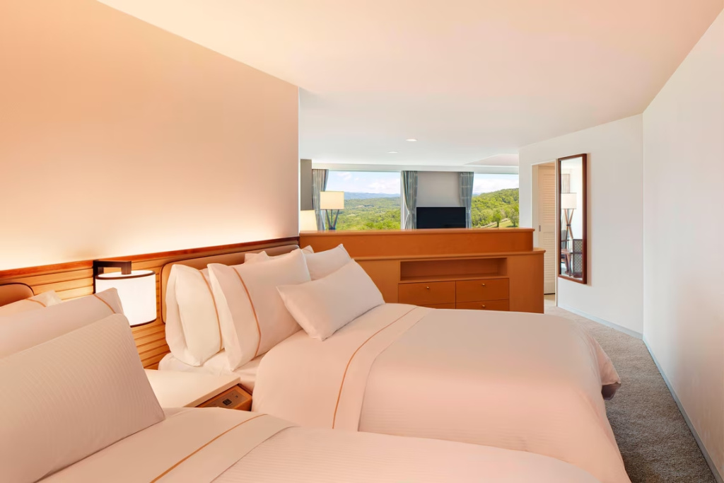 1 Bedroom Luxury Quadruple Bi-level Suite