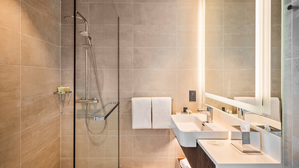 Двухместный полулюкс двуспальная кровать в Отель Courtyard by Marriott Baku