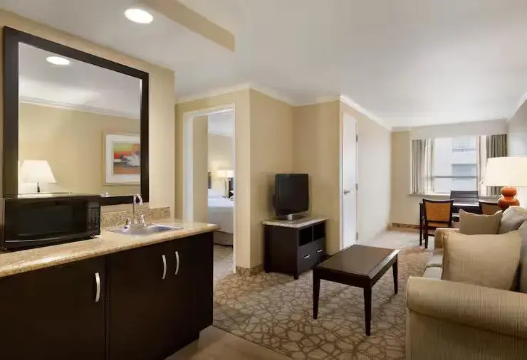Embassy Suites Los Angeles - Glendale - Chambres