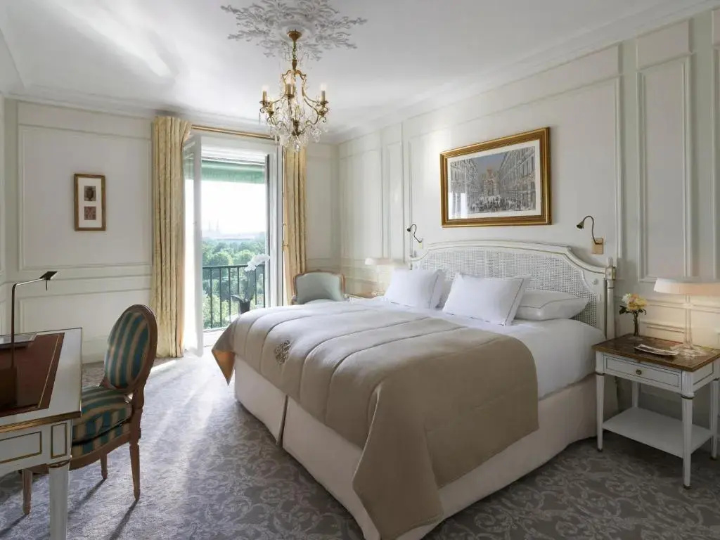 Prestige Double Suite with park view (full double bed)