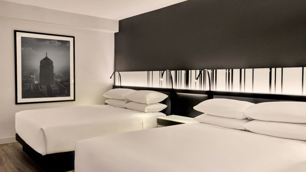 Quadruple room with city view