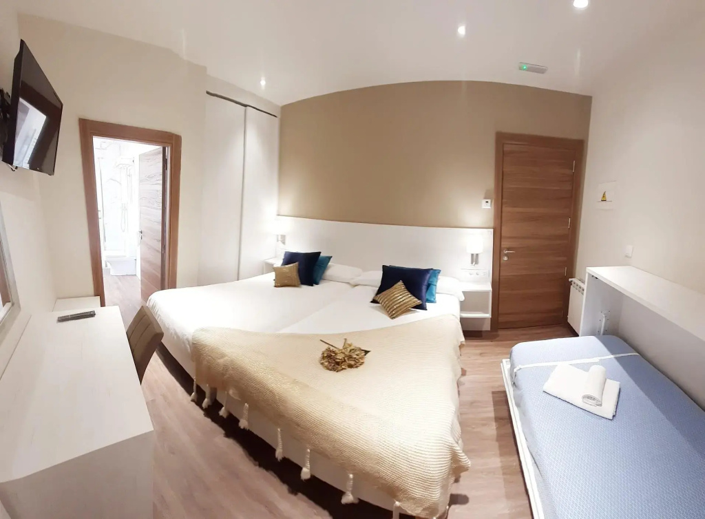 Triple room