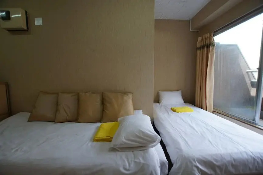 Double room (full double bed)