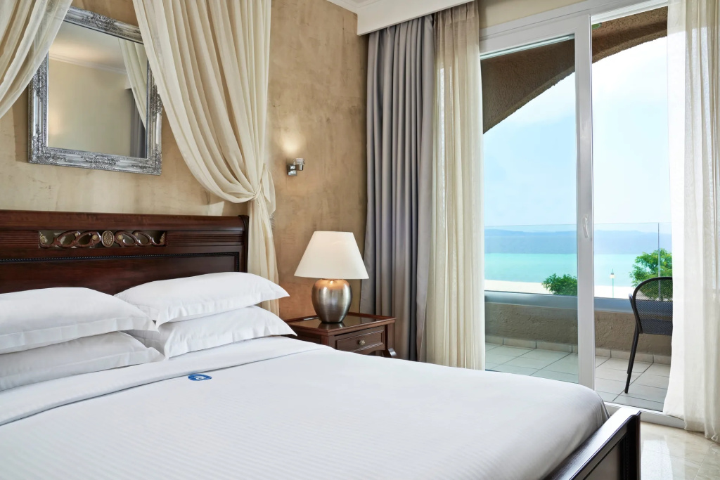 1 Bedroom Double Suite with sea view (full double bed)