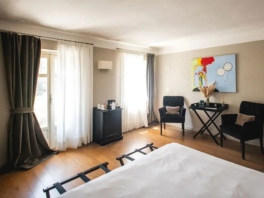 Deluxe Double room with balcony (full double bed)