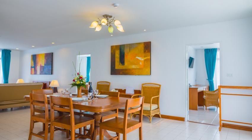 Residence с 2 комнатами с видом на океан в Waterfront Suites Phuket by Centara