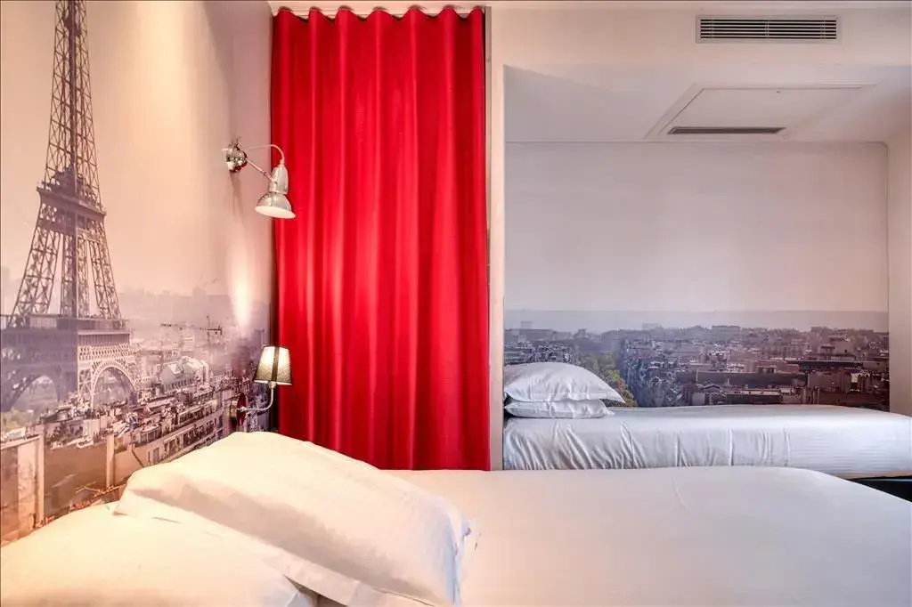 Triple room
