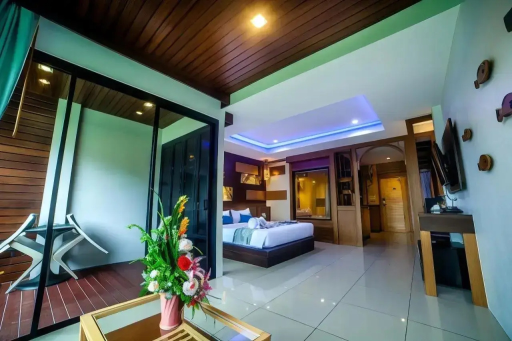 Deluxe Double Suite with sea view (full double bed)
